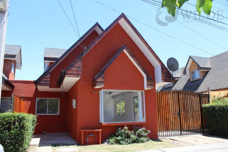 Arriendo casa Condominio Plaza La Cruz 